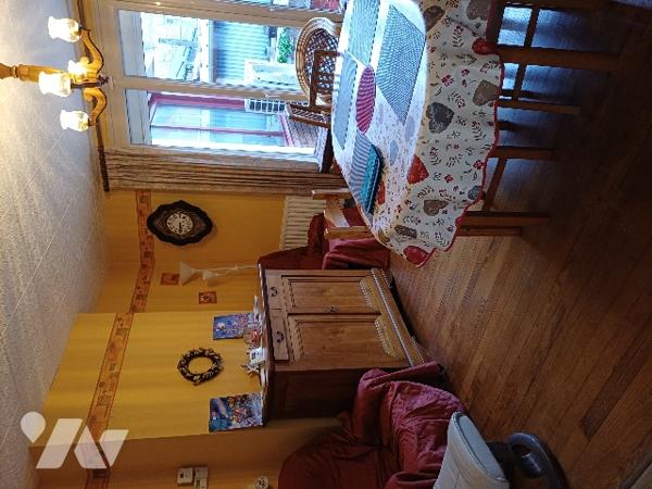 A OUTREAU, maison d'habitation mitoyenne d'environ 90 m² de surface habitable et son terrain.