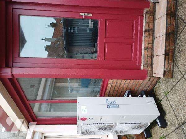 A OUTREAU, maison d'habitation mitoyenne d'environ 90 m² de surface habitable et son terrain.