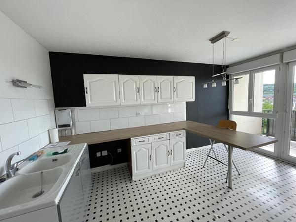 À LOUER ! SPACIEUX T3 AVEC BALCON ! LA VERPILLIÈRE (38290)