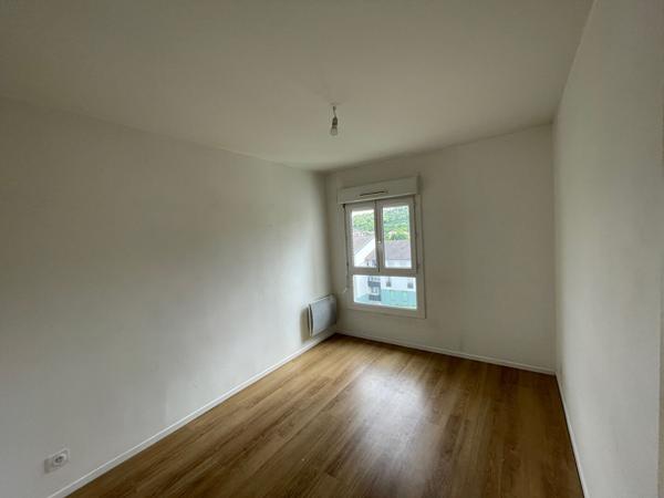 À LOUER ! SPACIEUX T3 AVEC BALCON ! LA VERPILLIÈRE (38290)