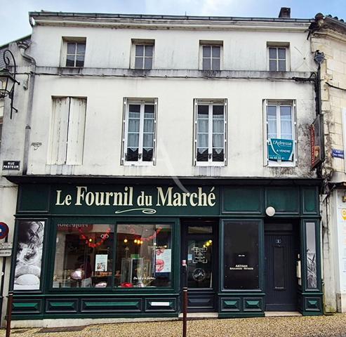 Immeuble mixte commercial et habitation