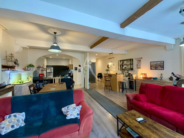 Immeuble mixte commercial et habitation