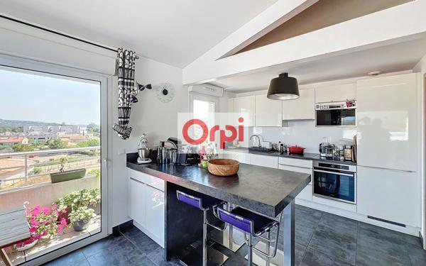 Appartement à vendre    5 pièces • 120 m2 Porto-Vecchio