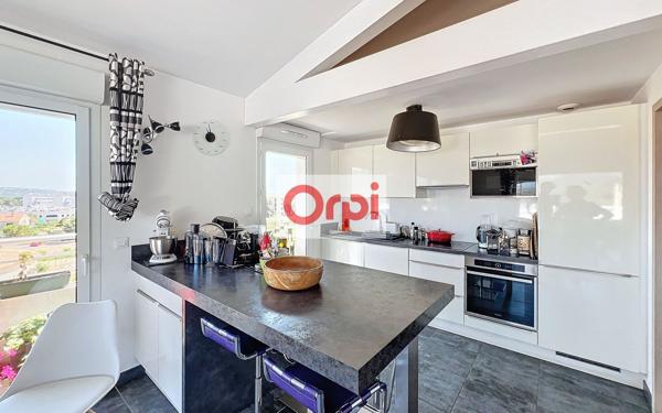 Appartement à vendre    5 pièces • 120 m2 Porto-Vecchio