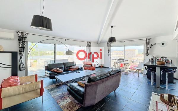 Appartement à vendre    5 pièces • 120 m2 Porto-Vecchio