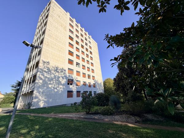 Quartier des Rocs - Résidence avec piscine - Appartement 3 chambres, balcon, parking Détails des diagnostics énergétiques
