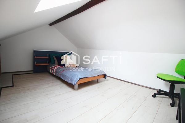 Maison mitoyenne rénovée de 120m2 hab avec 2 terrasses.