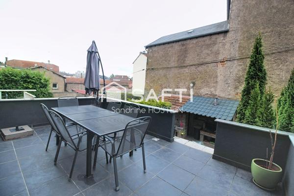 Maison mitoyenne rénovée de 120m2 hab avec 2 terrasses.