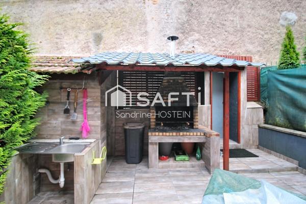 Maison mitoyenne rénovée de 120m2 hab avec 2 terrasses.