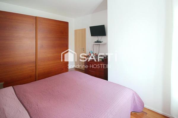 Maison mitoyenne rénovée de 120m2 hab avec 2 terrasses.