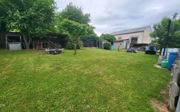 Maison à vendre    4 pièces •  Arnac-la-Poste