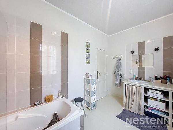 A Vendre Maison de caractère de 205 m² avec piscine, parc, dépendances et point d'eau naturel