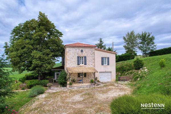 A Vendre Maison de caractère de 205 m² avec piscine, parc, dépendances et point d'eau naturel