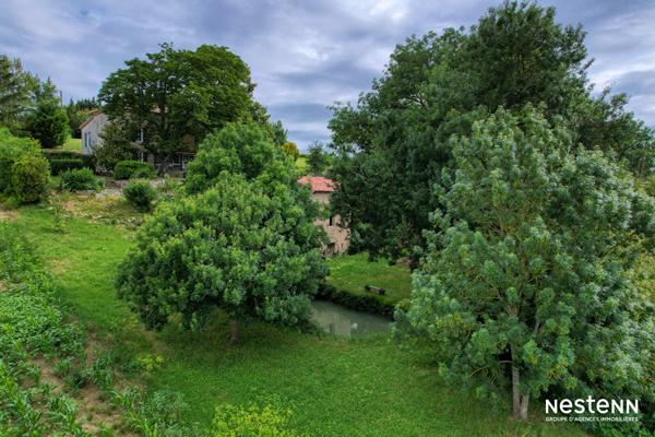 A Vendre Maison de caractère de 205 m² avec piscine, parc, dépendances et point d'eau naturel
