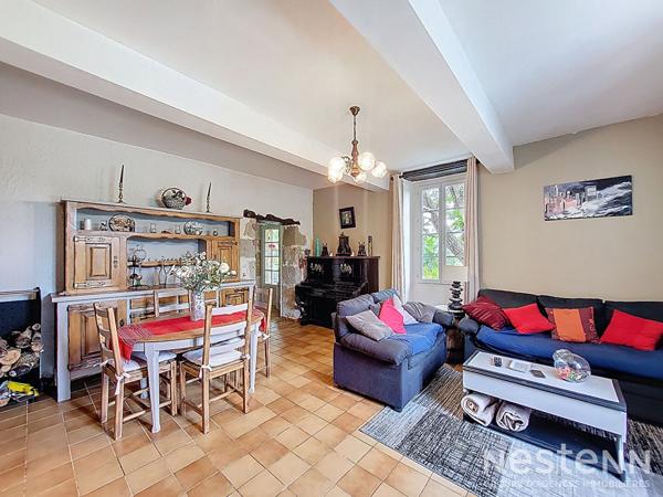 A Vendre Maison de caractère de 205 m² avec piscine, parc, dépendances et point d'eau naturel