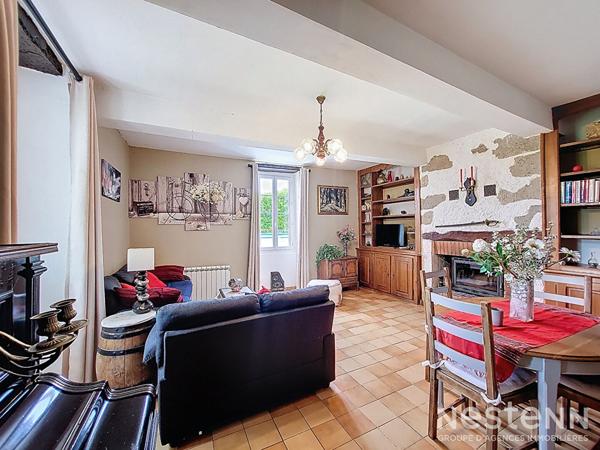 A Vendre Maison de caractère de 205 m² avec piscine, parc, dépendances et point d'eau naturel