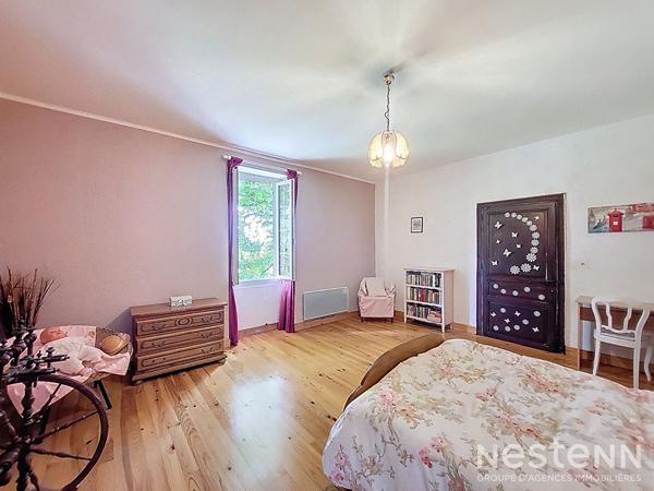 A Vendre Maison de caractère de 205 m² avec piscine, parc, dépendances et point d'eau naturel