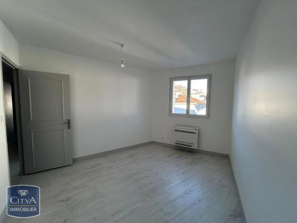 Appartement à louer 4 pièces 65.4m²