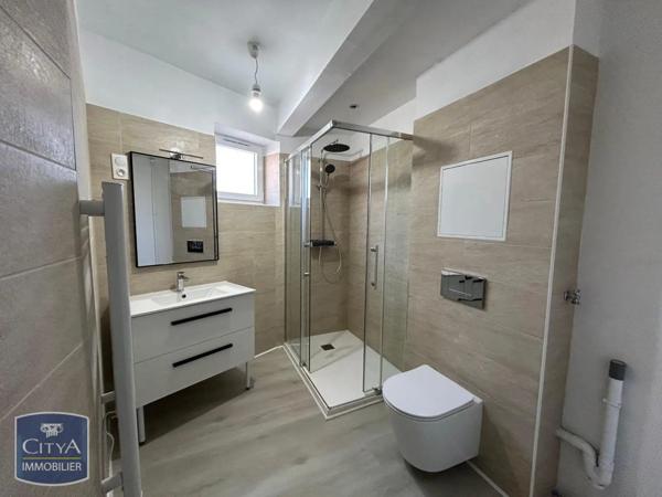 Appartement à louer 4 pièces 65.4m²