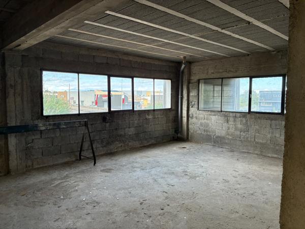 Local Commercial
        
        - 150 m² 154 000 €*