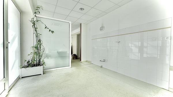 Local pro/commercial 58 m² forte visibilité