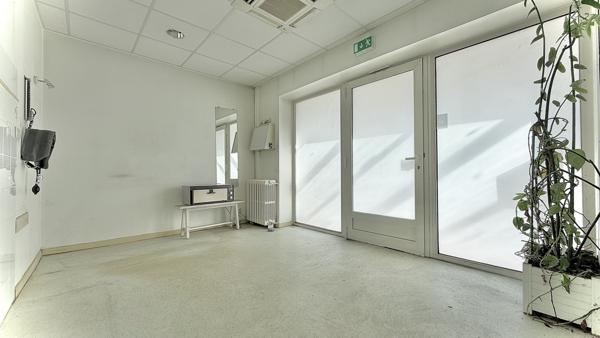 Local pro/commercial 58 m² forte visibilité