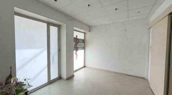 Local pro/commercial 58 m² forte visibilité