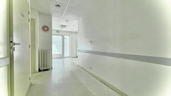 Local pro/commercial 58 m² forte visibilité