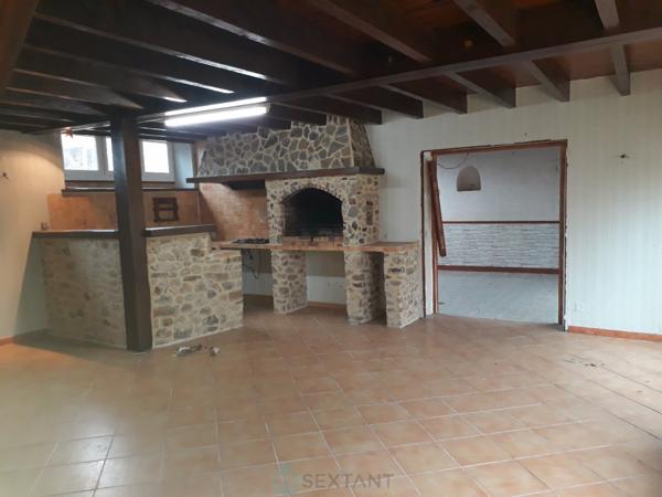 EXCEPTIONNEL ET RARE CHATEAU COUVENT SUR UN TERRAIN DE 3 HA