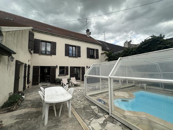 Maison 12 pièces - 223 m²