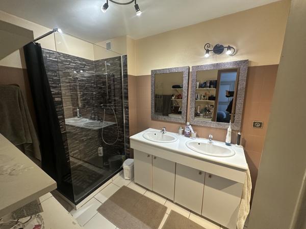 Maison 12 pièces - 223 m²