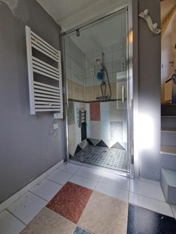 Maison de charme à vendre à Châteaumeillant – 105 m² habitables avec jardin et garage