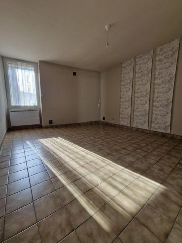 Maison de charme à vendre à Châteaumeillant – 105 m² habitables avec jardin et garage