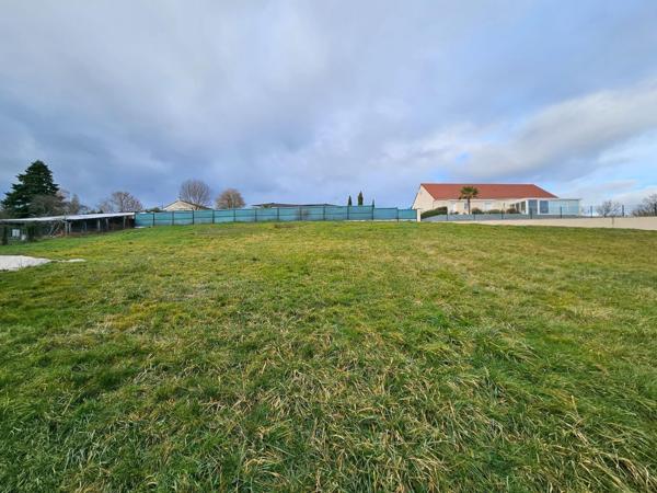 Terrain a bâtir 1251 m²  Charmeil viabilisé