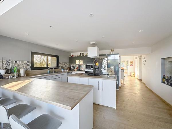 A Vendre : Maison en pierre à Jégun 251 m2 7 pièces 4 chambres