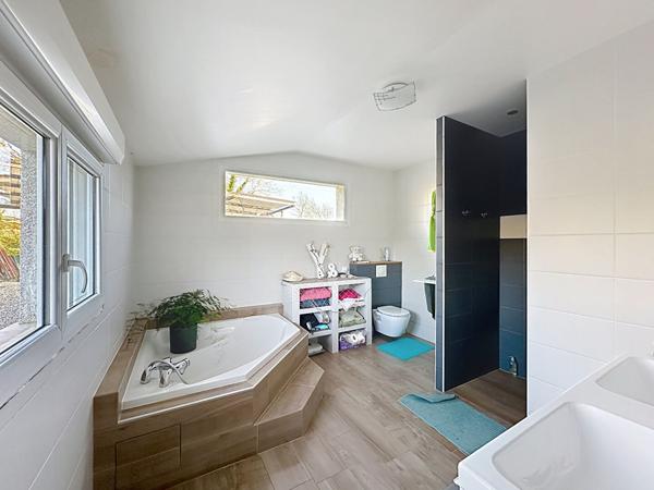 A Vendre : Maison en pierre à Jégun 251 m2 7 pièces 4 chambres