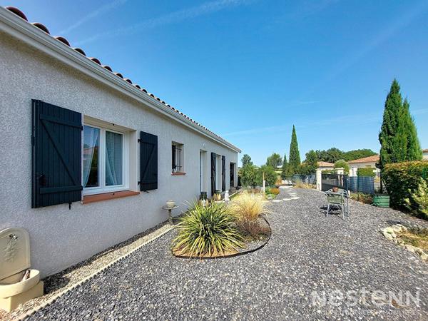 A Vendre Maison contemporaine de plain-pied avec terrasse et jardin clôturé à Condom