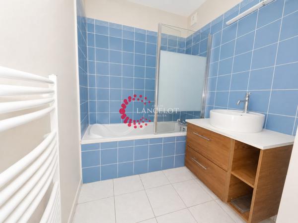Appt 3 ch en rez-de-jardin et garage proche commerces et bus