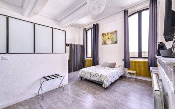 Maison à vendre    10 pièces • 390 m2 Merville