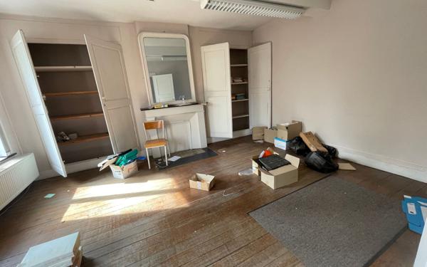 Immeuble à vendre    7 pièces • 301 m2 Anzin