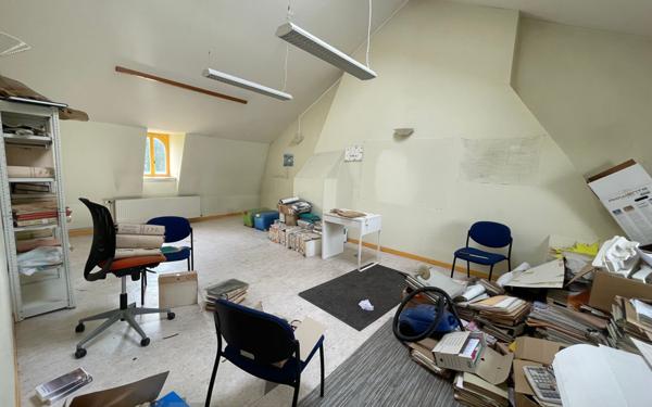 Immeuble à vendre    7 pièces • 301 m2 Anzin