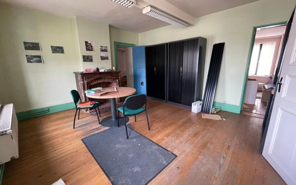 Immeuble à vendre    7 pièces • 301 m2 Anzin