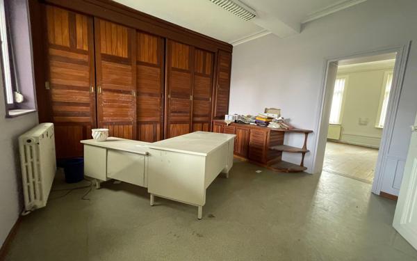 Immeuble à vendre    7 pièces • 301 m2 Anzin