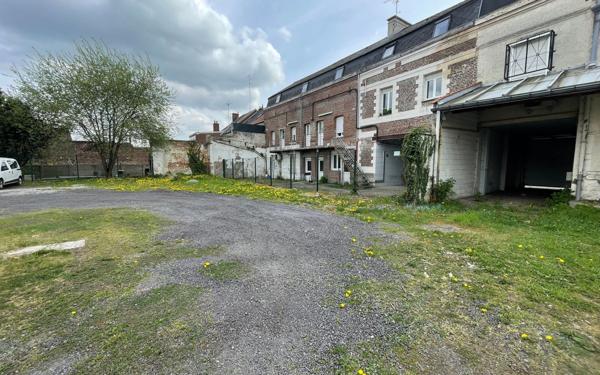 Immeuble à vendre    7 pièces • 301 m2 Anzin