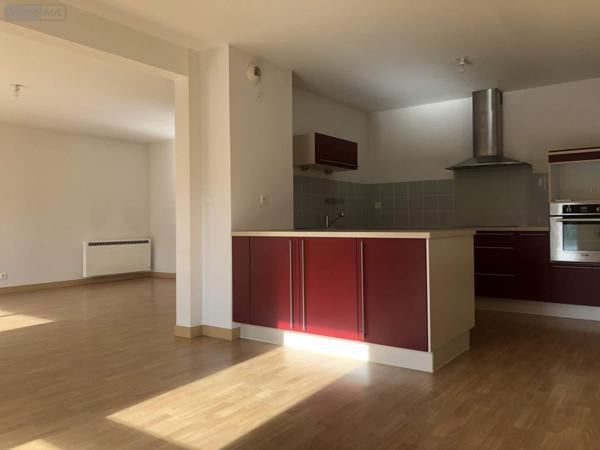 Appartement à vendre à Chasseneuil-du-Poitou dans la Vienne (86360), ref : 018/973.3