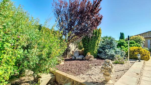 Terrain à bâtir à Gignac-la-Nerthe avec piscine - 289 000 €