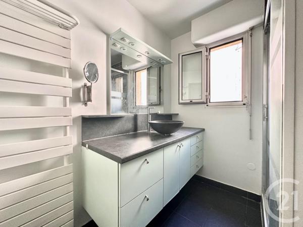 Appartement F3 à vendre  3 pièces - 67 m2 PARIS - 75018