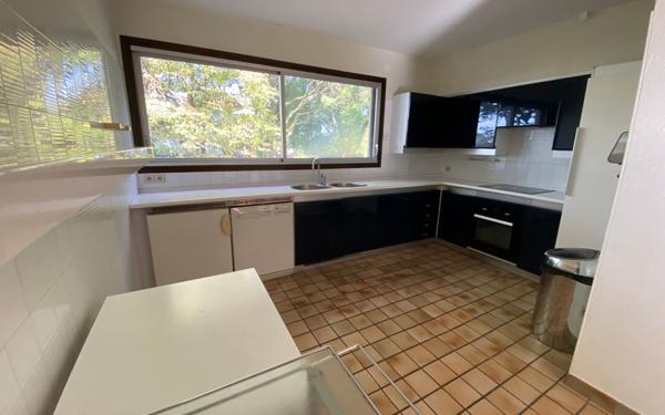 Maison à vendre    10 pièces • 315,21 m2 Chassieu