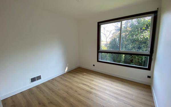 Maison à vendre    10 pièces • 315,21 m2 Chassieu