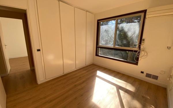 Maison à vendre    10 pièces • 315,21 m2 Chassieu